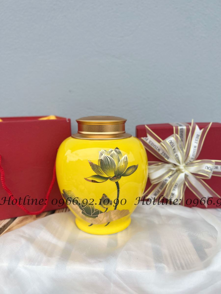 Hộp đựng trà Gốm Bát Tràng màu vàng họa tiết hoa sen - HKH006