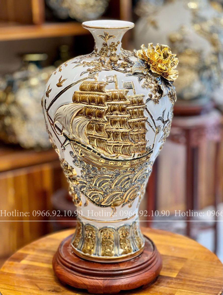 Mai bình men trắng đắp nổi kênh bong - "Thuận buồm xuôi gió "vẽ vàng cao cấp H38cm