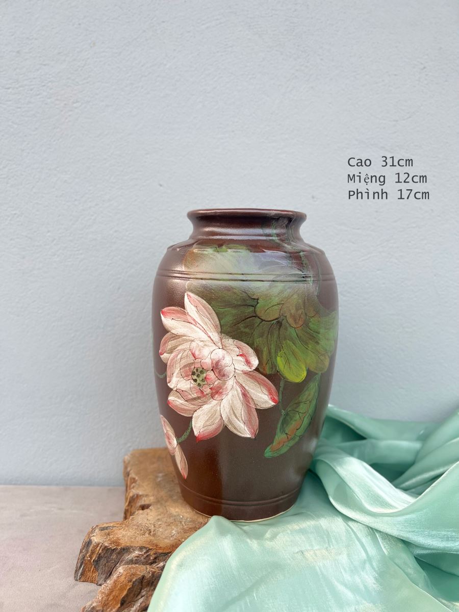 Vò gấp nâu họa tiết hoa sen - H31cm